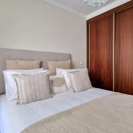 Ocean & Mountain Views-garage Parking-walk To Do Vigario *