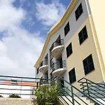 Seaside Orchid- Ocean & Mountain Views-garage Parking-walk To Do Vigario Apartment Camara de Lobos