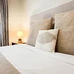 Seaside Orchid- Ocean & Mountain Views-garage Parking-walk To Do Vigario Apartment
