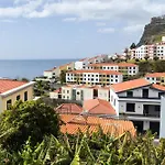 Seaside Orchid- Ocean & Mountain Views-garage Parking-walk To Do Vigario Apartment Camara de Lobos