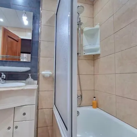 Seaside Ocean & Mountain View-2 Bedroom Lejlighed *