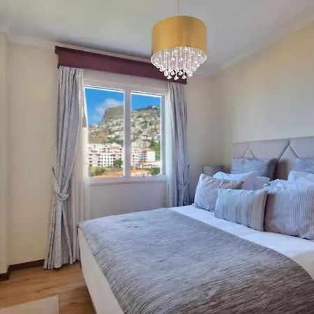 Ocean & Mountain Views-garage Parking-walk To Do Vigario Apartment *