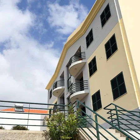 Seaside Orchid-Ocean & Mountain Views-Free Parking-Walk To Camara De Lobos Appartement Câmara de Lobos
